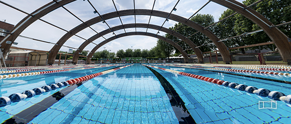 Foto di una piscina all'aperto